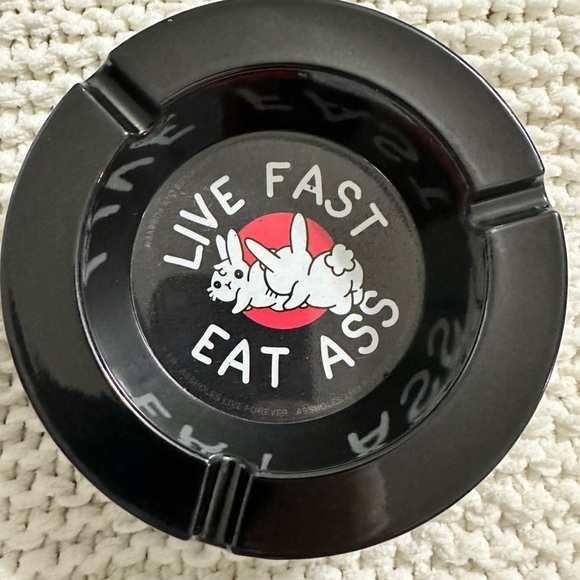 ALF PLASTIC ASHTRAY - Picture 5 of 9